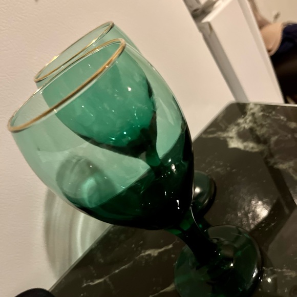 2 glasses emerald green, with gold rim, - Picture 2 of 7